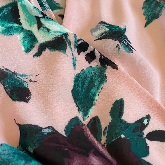 FOREVER 21 - Picture 3 of 5